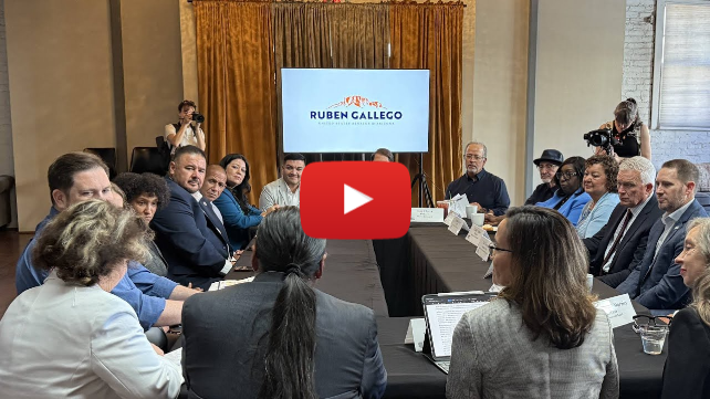 👉 El senador Rubén Gallego se reúne con líderes comunitarios en Tucson 👉 El senador Rubén Gallego se reúne con líderes comunitarios en Tucson