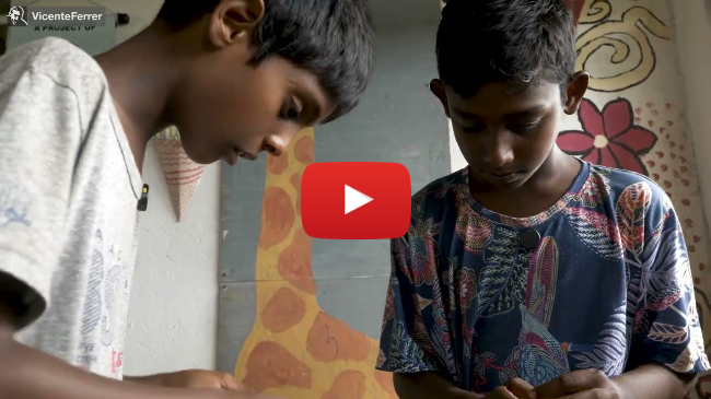 La Fundación Vicente Ferrer os desea Felices Fiestas La Fundación Vicente Ferrer os desea Felices Fiestas